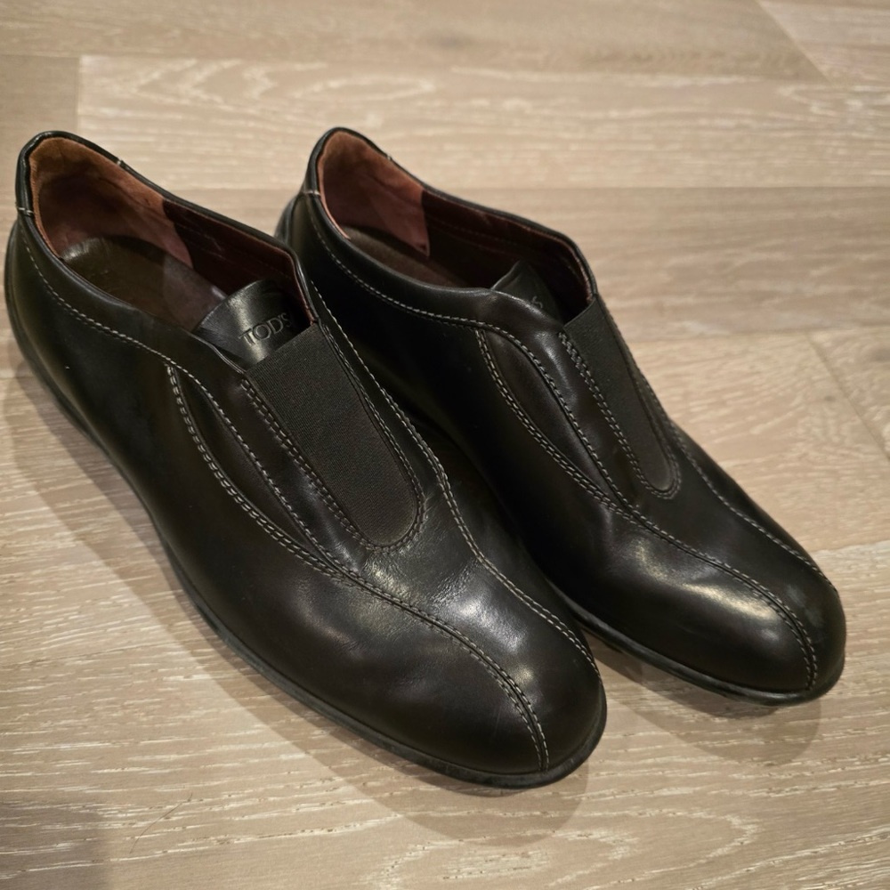 Tod’s black women sneakers size 37 (us7)